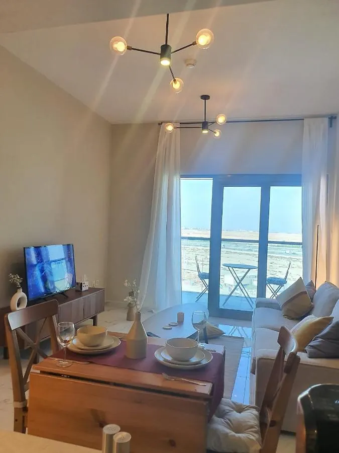 Cozy 1-Bedroom Apartment In Dubai South With Pool